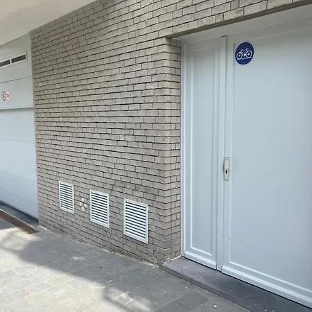New Haven 402 Met Zijdelings Zeezicht In Nieuwpoort-bad *